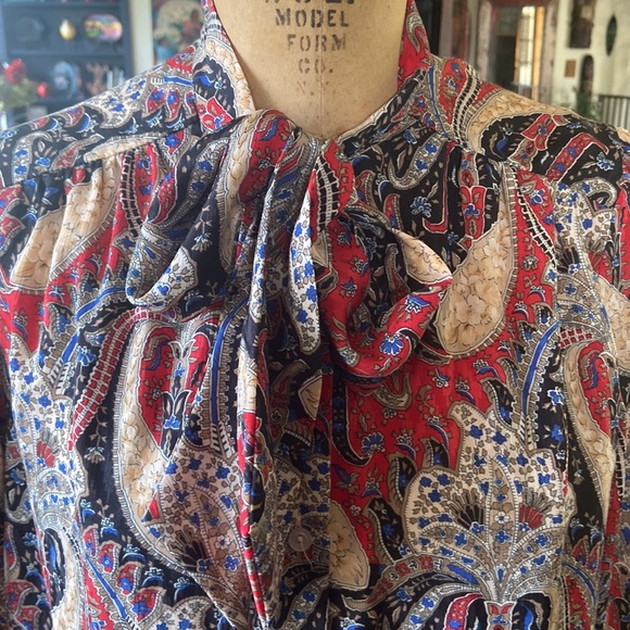 Beautiful Vintage Pussybow Statement Blouse - Picture 2 of 7